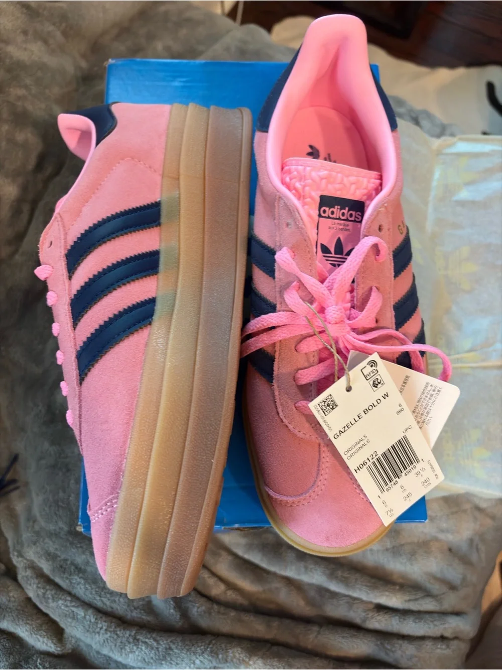 NWT Womens platform Gazelle Pink with Navy Stripes Sneakers - Picture 4 of 7